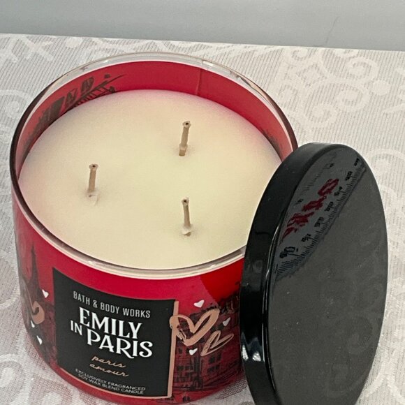 Bath & Body Works Emily In Paris Paris Amour Candle 14.5 Oz 3-Wick Scented Soy W - Picture 2 of 3